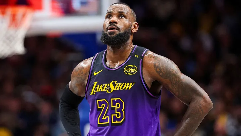 LeBron James eligió a los 76ers y va por un último anillo en su carrera