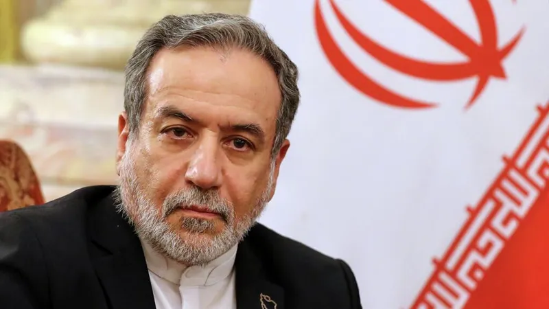 Irán advierte que cualquier injerencia en la gestión del estrecho de Ormuz incrementará la tensión