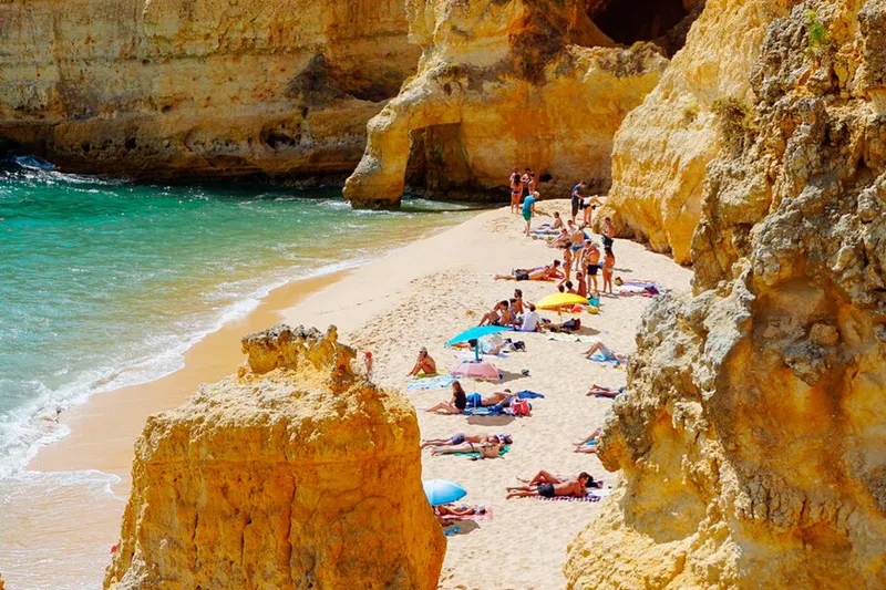 España, Italia, Francia, Alemania y más de 20 países de Europa inician una ofensiva para combatir el turismo masivo y proteger la sostenibilidad del continente