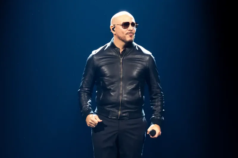 Pitbull busca voluntarios para el récord Guinness que quiere romper