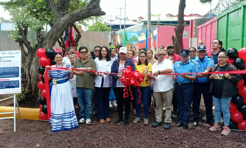 Inauguran tercera etapa de drenaje en el mercado Roberto Huembes