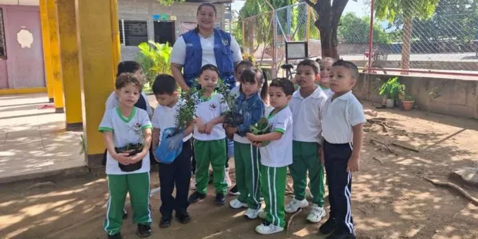 Más de 10 mil niñas y niños reciben atención en Centros de Desarrollo Infantil...
