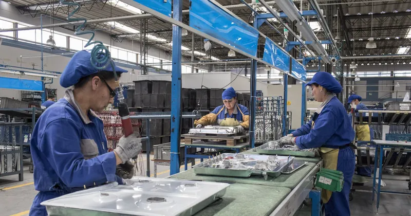 Las promesas laborales de los candidatos en Colombia: ¿más empleo o más costos para las empresas?