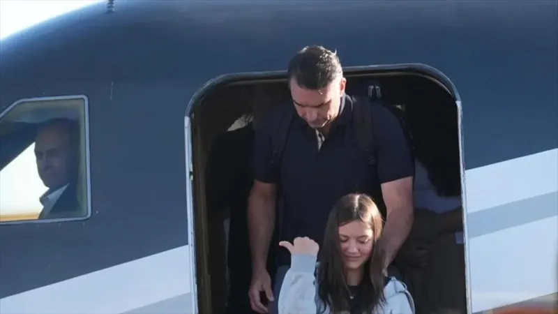 Bolsonaro se declara “líder” de Brasil; Lula dice que es “lamebotas de EEUU”