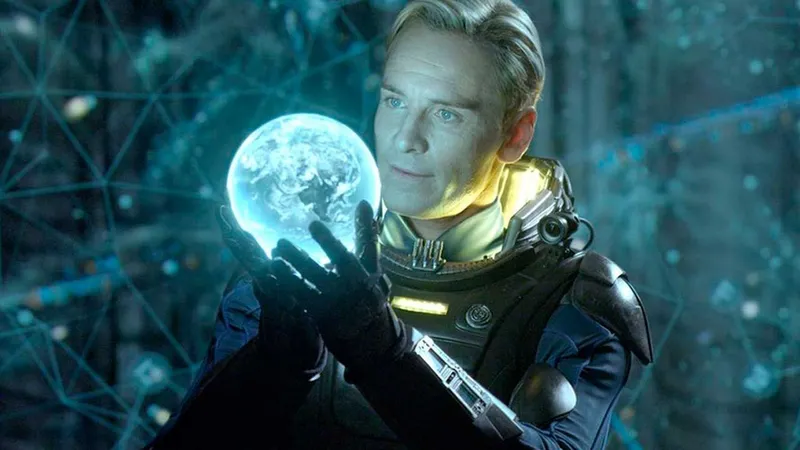 "Las IA pueden descontrolarse. Y si lo hacen, es como una bomba": Ridley Scott prepara una nueva 'Alien' sobre el personaje de Michael Fassbender