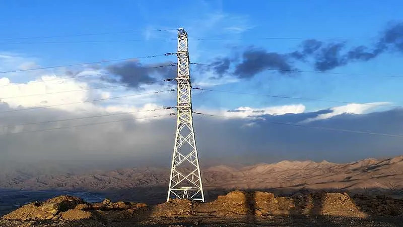 Se termina de construir en Xinjiang, China, la torre de medición eólica más alta del mundo