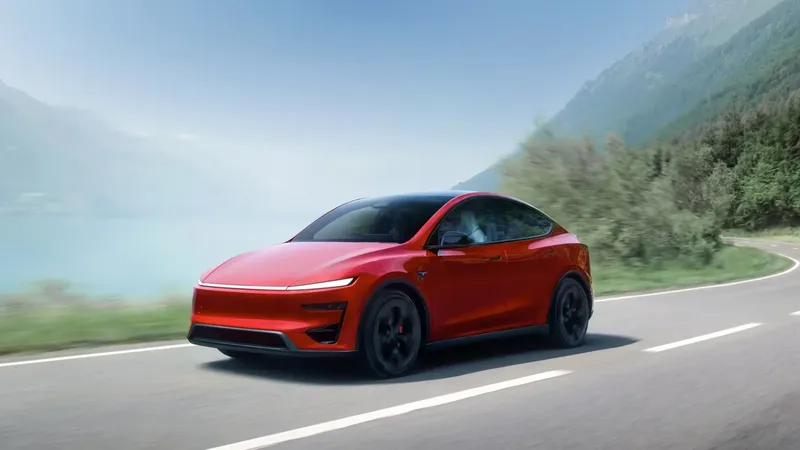 Que un Tesla acelere de 0 a 100 en 4,5 segundos es 'normal', pero no lo es tanto cuando lo hace un coche eléctrico de 6 plazas tan familiar como este