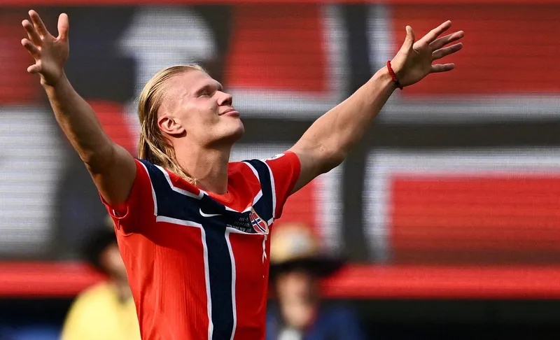 Erling Haaland tuvo su graduación mundialista ante Brasil