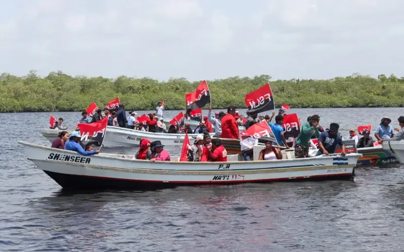 Militancia sandinista honra la gesta heroica de Seven Benk con caravana acuática en Puerto Cabezas