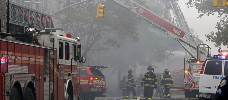 Explosión en edificio de NYCHA deja un joven muerto y causa alarma en Nueva...