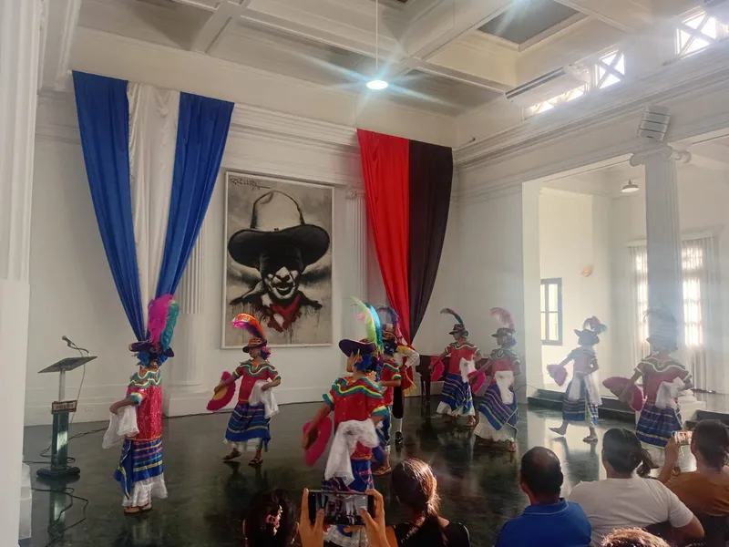 Escuela Nacional de Danza Adán Castillo celebra el día del Huipil