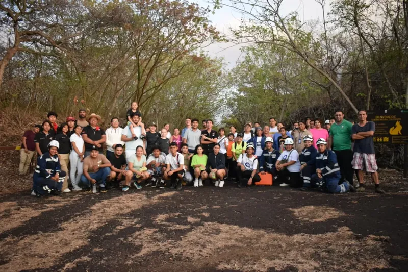 MARENA realiza senderismo nocturno por el 47 aniversario del Parque Nacional Volcán Masaya