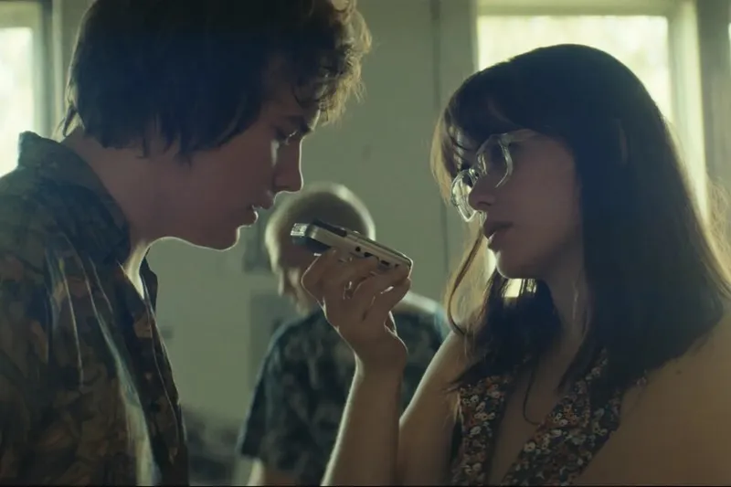 ‘La ironía del amor’ es la ‘Casi famosos’ para los que escuchaban indie en 2010. Yo lo hacía, así que por supuesto me ha encantado