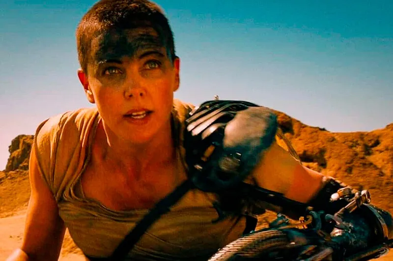 "Está gordo y apenas sabe pelear": Charlize Theron critica duramente a la estrella de acción de los 90