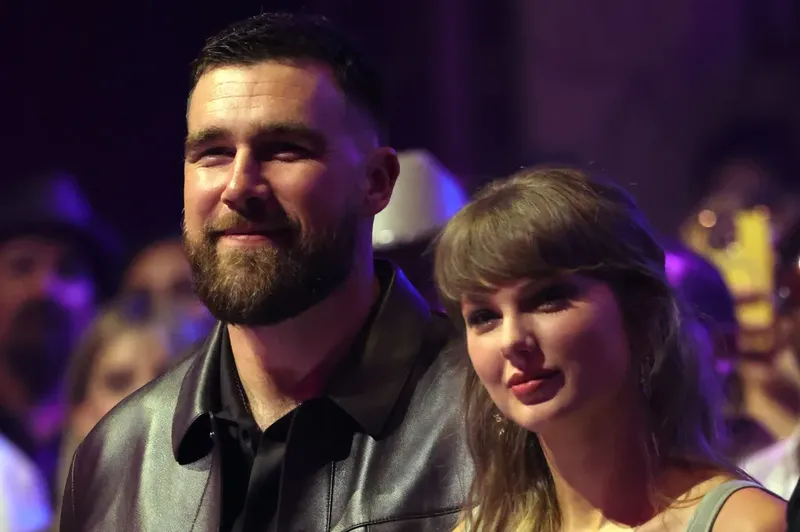 Travis Kelce califica boda ‘perfecta’ con Taylor Swift como ‘la mejor noche de mi vida’