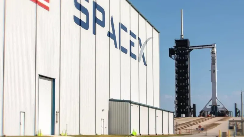 El supuesto “iPhone de Elon Musk” aparece en escena: SpaceX habría mostrado un prototipo con IA de xAI