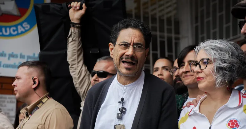 Cuántos votos podría recuperar Iván Cepeda en el escrutinio, según los datos históricos de Colombia