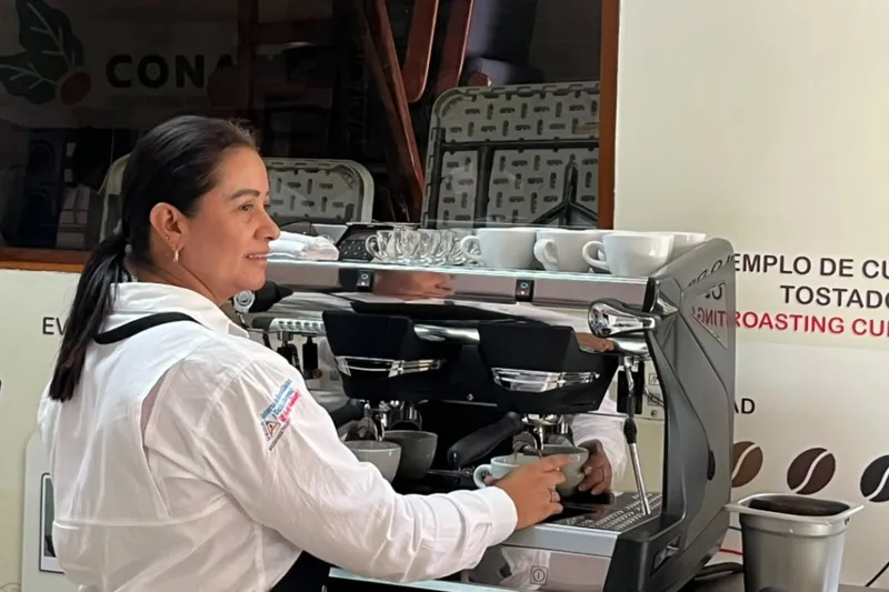 Baristas de Managua destacan en concurso de arte en café