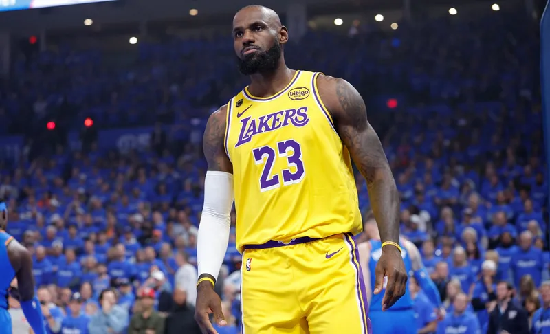 ¿Por qué LeBron James no es un Laker histórico?