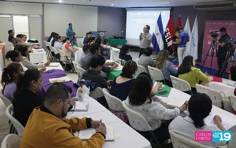 Más de 2 mil maestras y maestros inician un nuevo ciclo de formación