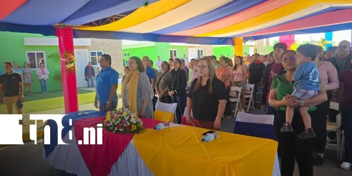 100 familias de Managua cumplen el sueño de tener casa propia con la entrega...