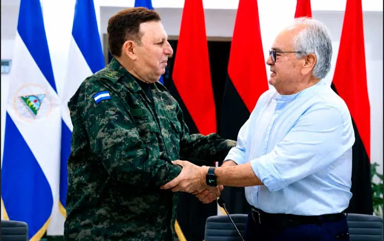 Con el Ejército se inicia proceso de consultas de reformas constitucionales