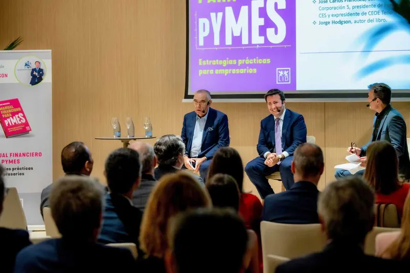 Más de 100 empresarios respaldan en Tenerife el manual financiero de Jorge Hodgson