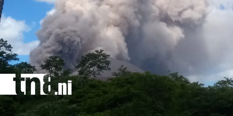 Volcán Telica mantiene emisión de gases y cenizas; COMUPRED refuerza vigilancia permanente