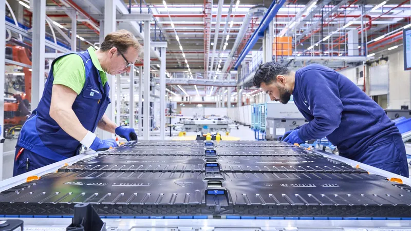 China quiere producir baterías de estado sólido en masa para 2030, pero CATL les 'baja el suflé': “Sólo están en un nivel 4 sobre 9”