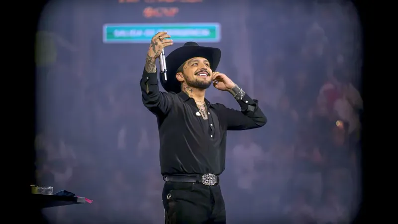 Padre de Christian Nodal rompe el silencio: ¿devolverá su nombre artístico al cantante?