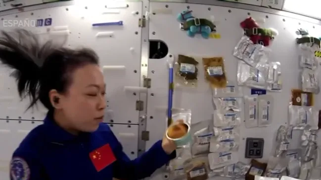 La tripulación de la Shenzhou-23 imparte una clase desde la Tiangong a estudiantes de Hong Kong y Macao