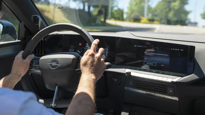 Opel tiene un nuevo plan para frenar a las marcas chinas: el secreto está en las baterías de sus próximos coches eléctricos