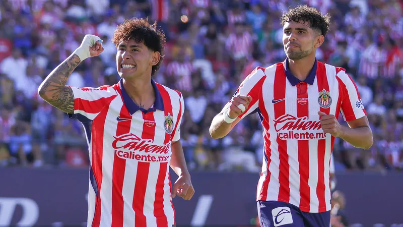 Chivas golea y se destapa como serio candidato en la Liga MX