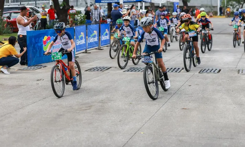 Más de 60 niños compiten en el Campeonato de Ciclismo Infantil
