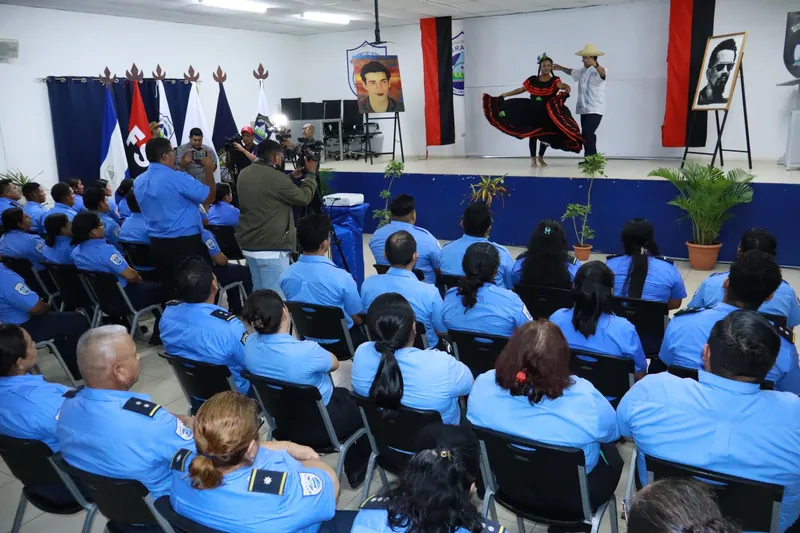 Servidores Públicos de Migración conocen más de la Cruzada Nacional de Alfabetización