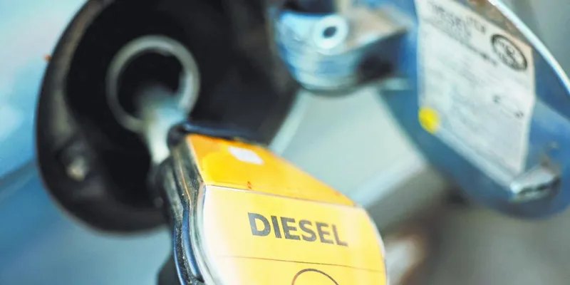 Apoyos fiscales al diésel suman 9.99 pesos; subsidio sube a 2.63 pesos por litro