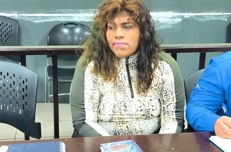A juicio en Managua mujer de 26 años acusada de agredir a su pareja, un estadounidense de 64 años