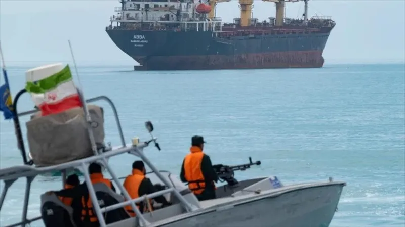 Irán: Ninguna potencia militar puede abrir el estrecho de Ormuz