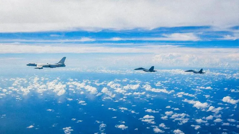 China exhibe por primera vez su capacidad de ataque nuclear aéreo