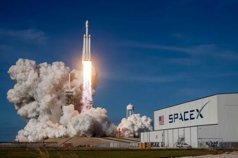 SpaceX busca 75.000 millones y un debut bursátil de 1,75 billones