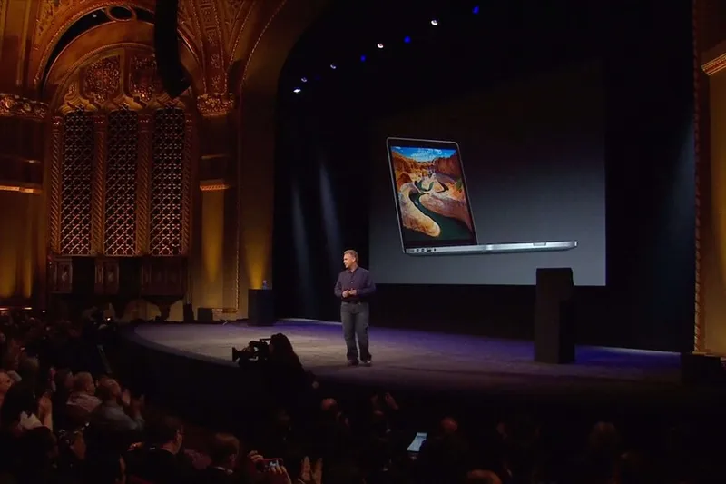 El MacBook Pro táctil cuesta un dineral. Con la primera pantalla Retina del Mac pasó lo mismo y hay esperanza
