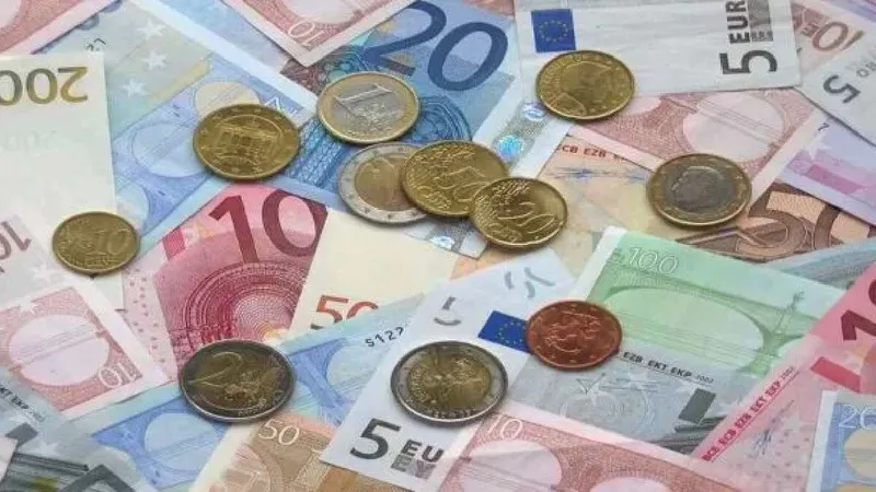 La actividad de la eurozona cae a mínimos