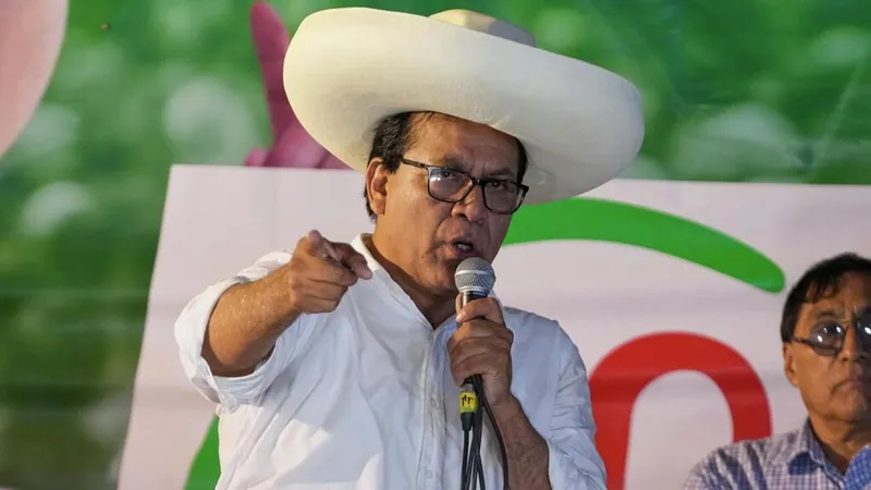 Con impugnaciones y protestas, crece la tensión para conocer al nuevo presidente en Perú