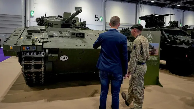 De almacén al taller: los blindados Ajax sufren nuevos fallos en el Reino Unido