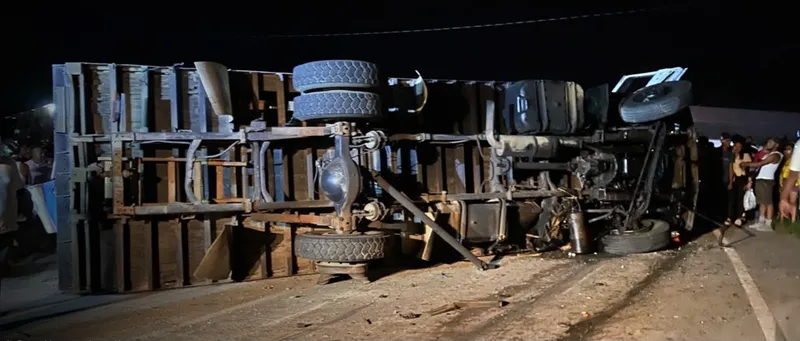 Tres víctimas fatales y cuatro lesionados deja colisión entre un camión y camioneta en Matagalpa