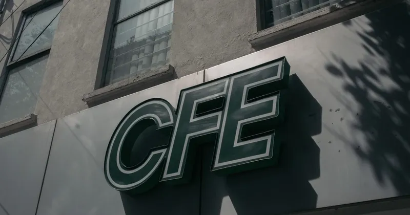Moody’s degrada calificación a CFE tras recorte a nota soberana de México