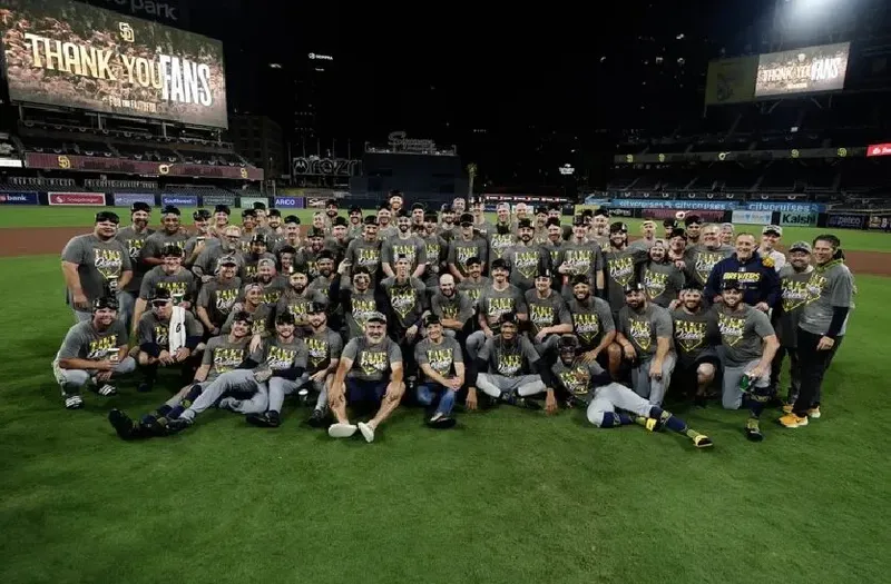 Dodgers y Cerveceros, por el banderín de la Liga Nacional
