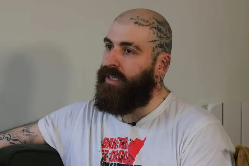 Nestor Uriarte, trabajador de Rockstar y sindicalista vasco: "Por primera vez en la historia, nos pagan las horas extra"