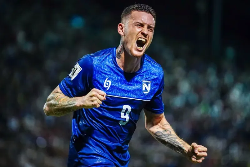 Jaime Moreno impone nuevo récord en fútbol de la UEFA
