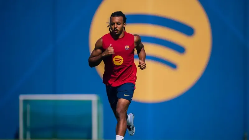 El agente de Koundé, en la Ciutat Esportiva